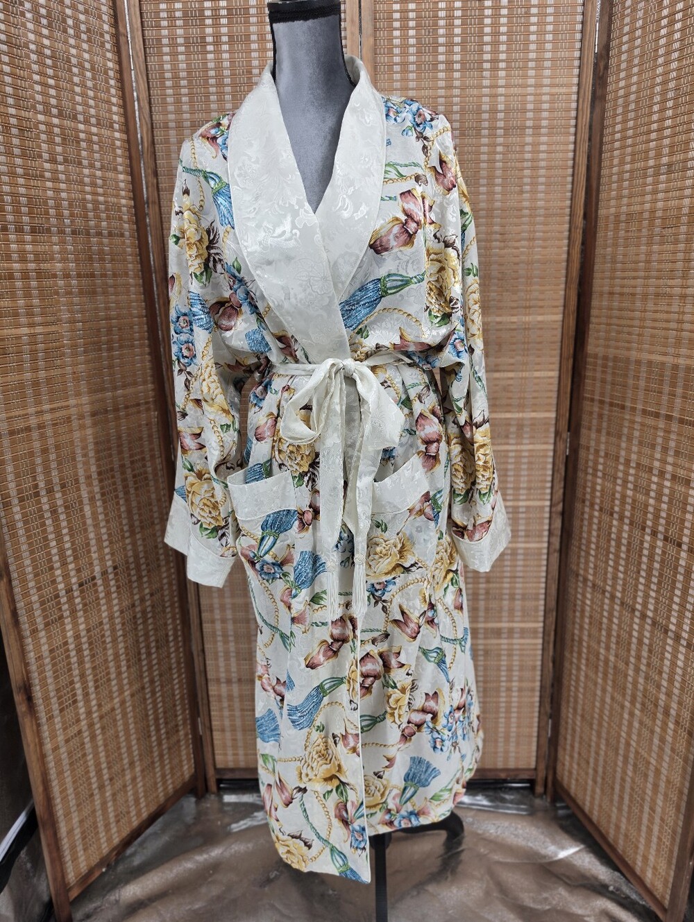 ☆ Victoria's Secret Gold Label Floral Satin Kimono Robe M/L Ivory Blue